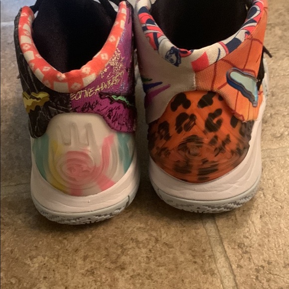 Kyrie hybrid s2